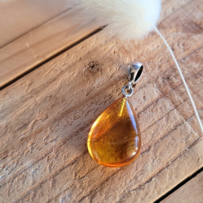 Pendentif Goutte en Ambre