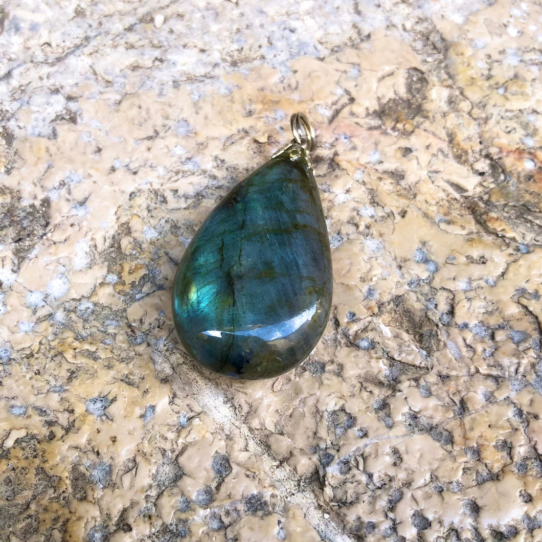 pendentif protection labradorite