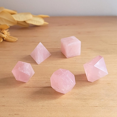 Les Solides de Platon en Quartz Rose