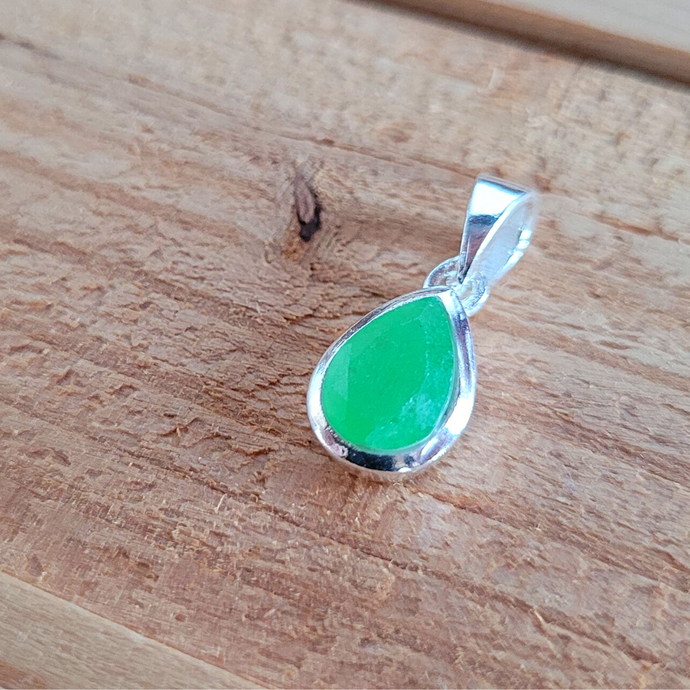 Pendentif  en argent Goutte Jade Facetté
