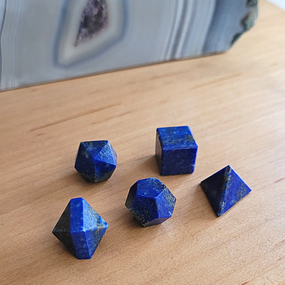 Les Solides de Platon en Lapis Lazuli