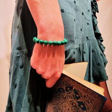 Charger l&#39;image dans la galerie, Bracelet Malachite Perles 8 mm avec livre
