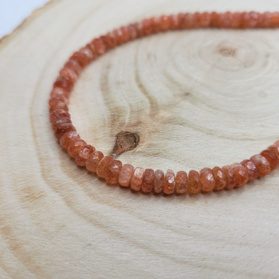 Collier en Pierre de Soleil Facetté