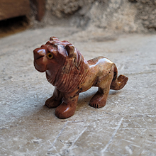 Charger l&#39;image dans la galerie, Lion sculpté en Stéatite
