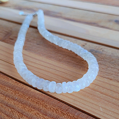 Collier en Pierre de Lune Facetté