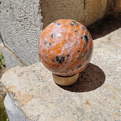 Sphère Calcite Orange Madagascar -Pièce Unique