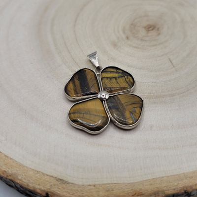 Pendentif Trèfle à 4 feuilles en Oeil du Tigre