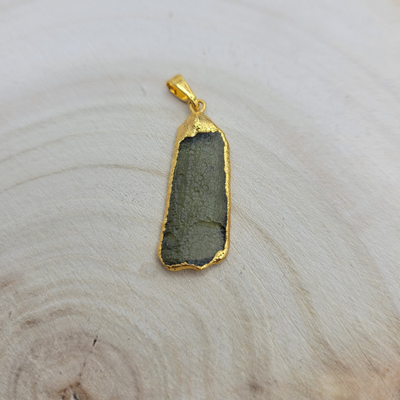 Pendentif en Moldavite