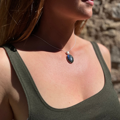 Pendentif Ovale Labradorite monté sur Argent