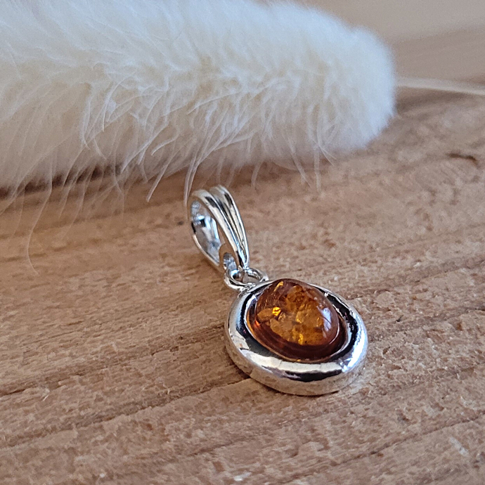 Pendentif Goutte en Ambre sur Argent