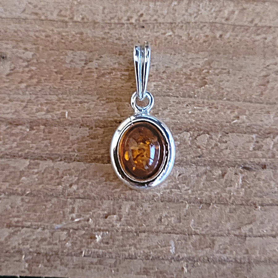 Pendentif Goutte en Ambre sur Argent