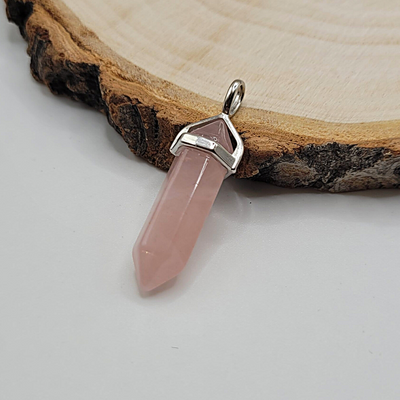 Pendentif Pointe Quartz Rose montée sur Argent